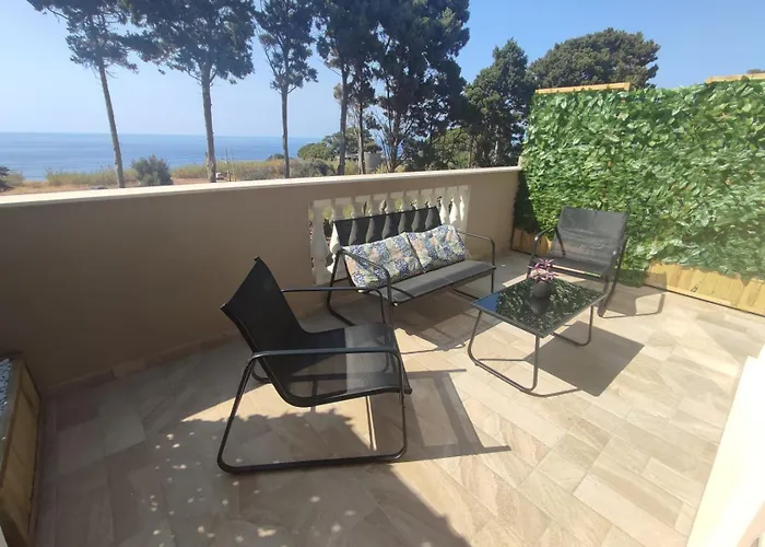 לינה וארוחת בוקר Sara 4*