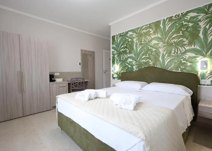 Sara סנטה דומניקה