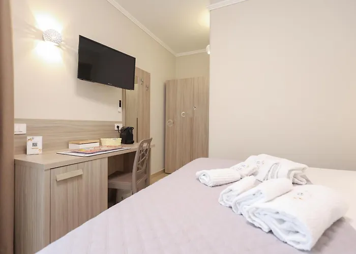 Sara סנטה דומניקה