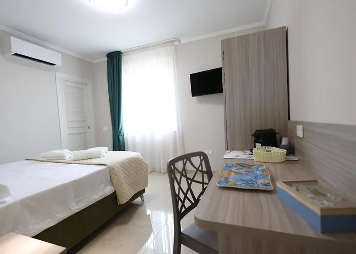 לינה וארוחת בוקר Sara