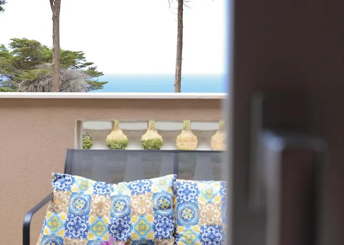 לינה וארוחת בוקר Sara